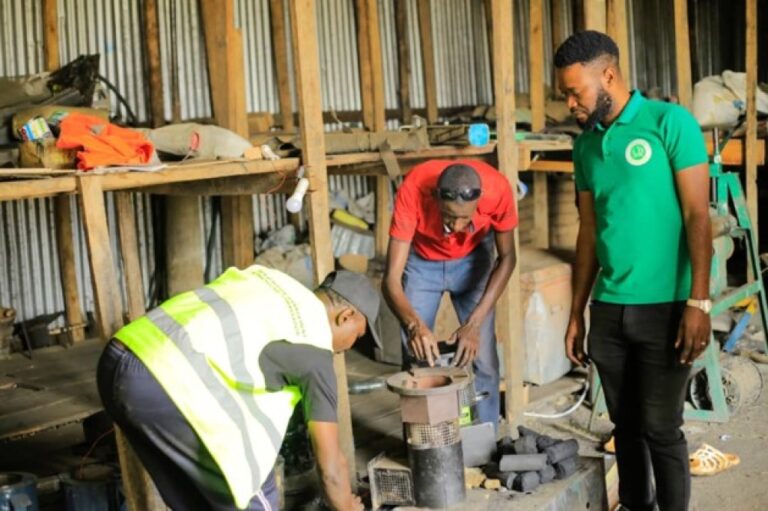 live in green. kyaka ii refugee settlement in uganda 1000 666 s c1 c c